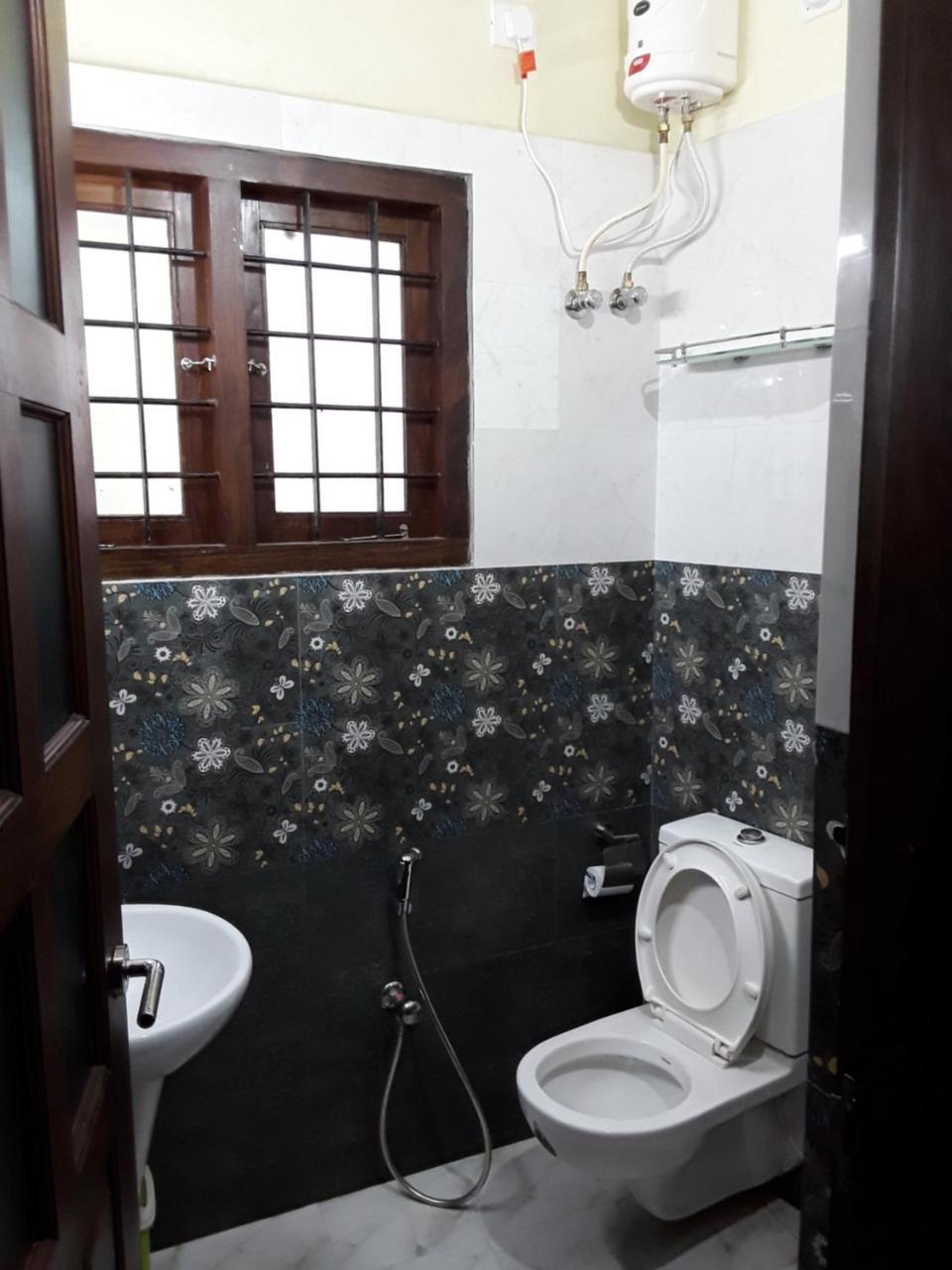 Moksha Homestay Thiruvananthapuram Ngoại thất bức ảnh